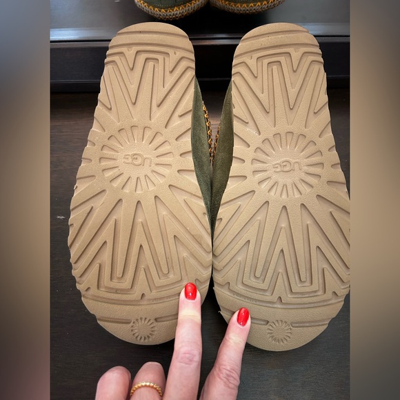 UGG Tasman Burt Olive Shearling Shoes Slippers, excellent! Size 9 - Picture 3 of 6